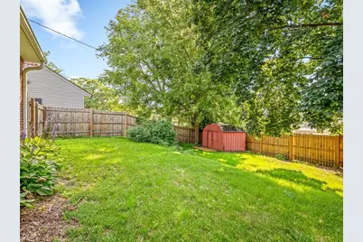 110 S Calvin Park Boulevard, Rockford, IL 61108 - Photo 31