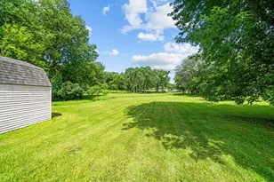 649 Sioux Dr, Freeport, IL 61032 - Photo 3