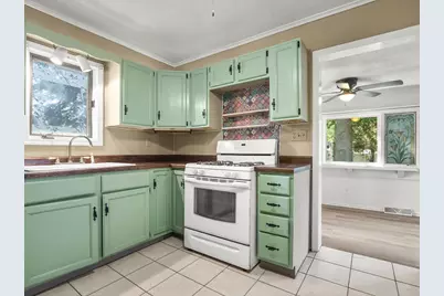301 Grand Avenue, Loves Park, IL 61111 - Photo 9