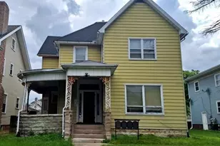 214 S Bloomington St, Streator, IL 61364 - Photo 1