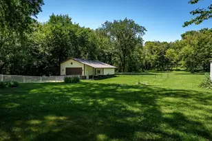 11040 N Main St, Rockton, IL 61072 - Photo 7