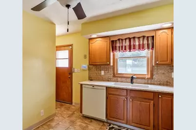 2328 Sharon Avenue, Rockford, IL 61103 - Photo 7