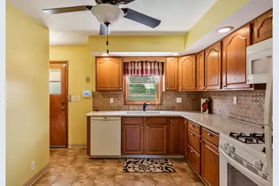 2328 Sharon Avenue, Rockford, IL 61103 - Photo 9
