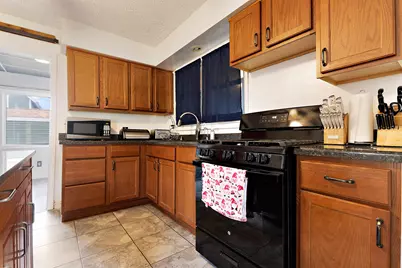 912 Fremont Street, Belvidere, IL 61008 - Photo 9