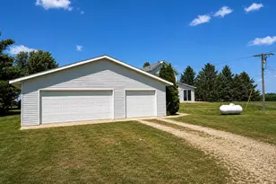 15251 W Coffman Rd, Forreston, IL 61030 - Photo 15