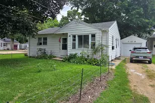 704 Douglas Ave, Dixon, IL 61021 - Photo 23