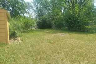 311 Stewart Dr, Freeport, IL 61032 - Photo 9
