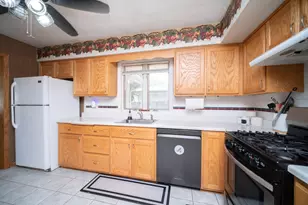 3223 Basswood St, Rockford, IL 61114 - Photo 7