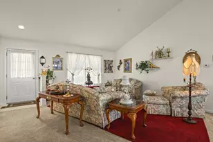 910 Madison Ave, McHenry, IL 60050 - Photo 5