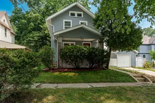 613 Napoleon St, Rockford, IL 61103 - Photo 1