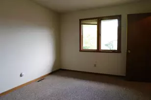 766 Tulip Ln, Rockford, IL 61107 - Photo 13