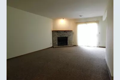 766 Tulip Lane, Rockford, IL 61107 - Photo 3