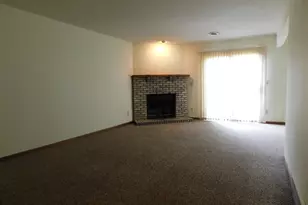 766 Tulip Ln, Rockford, IL 61107 - Photo 3