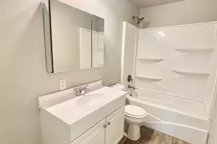 621 W 8th St, Belvidere, IL 61008 - Photo 13