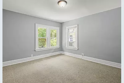 443 Hinkley Ave, Rockford, IL 61101 - Photo 17