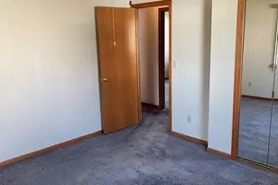 211 Forest Dr, Kirkland, IL 60146 - Photo 11