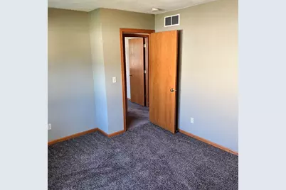 211 Forest Drive, Kirkland, IL 60146 - Photo 7