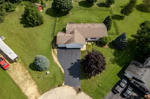 9960 Flint Ct, Roscoe, IL 61073 - Photo 3