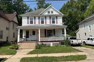 1124 S State Ave, Freeport, IL 61032 - Photo 1