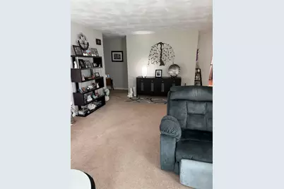 615 Woodbridge Lane #Unit 1, Freeport, IL 61032 - Photo 5