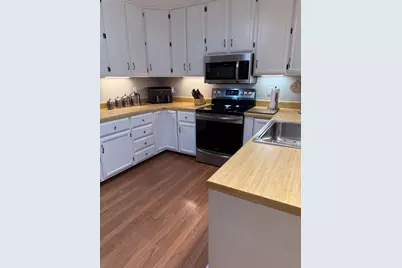 615 Woodbridge Lane #Unit 1, Freeport, IL 61032 - Photo 9
