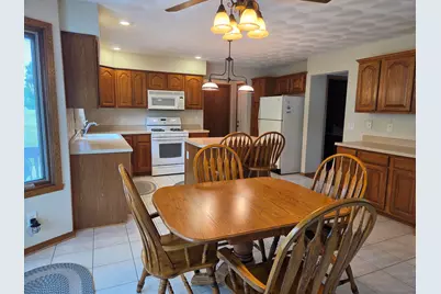 6628 Lindbloom Lane, Cherry Valley, IL 61016 - Photo 7