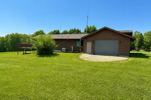 1928 Hidden Valley Dr, Lake Carroll, IL 61046 - Photo 5