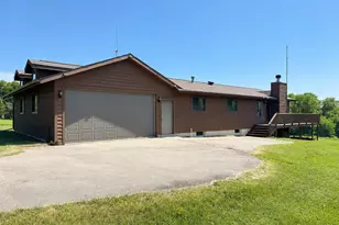 1928 Hidden Valley Dr, Lake Carroll, IL 61046 - Photo 7