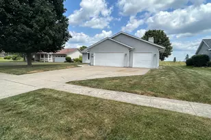 2920 Kregel Dr, Rockford, IL 61109 - Photo 1