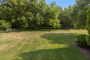706 W Hampton Ave, Loves Park, IL 61111 - Photo 3