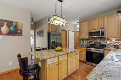 706 W Hampton Avenue, Loves Park, IL 61111 - Photo 5