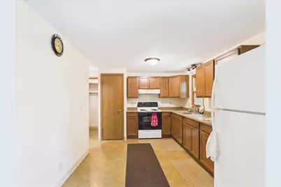 1114 Lynwood Court, Freeport, IL 61032 - Photo 7