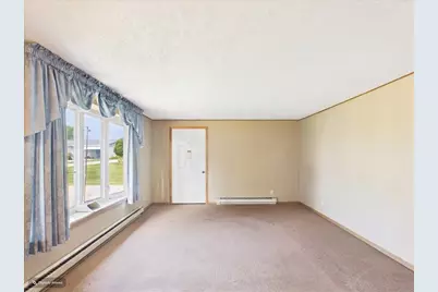 1114 Lynwood Court, Freeport, IL 61032 - Photo 3