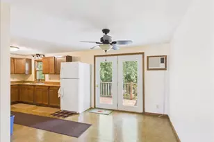 1114 Lynwood Ct, Freeport, IL 61032 - Photo 9