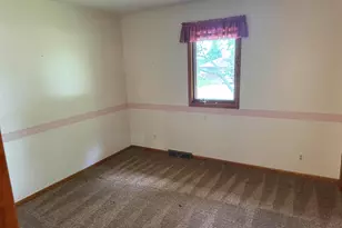 2109 W Cimarron Dr, Freeport, IL 61032 - Photo 11