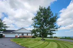 11056 Center Rd, Durand, IL 61024 - Photo 9