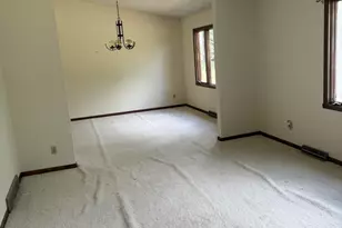 2902 Hanford Dr, Rockford, IL 61114 - Photo 3