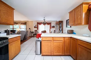 300 Gray Hawk Dr, Machesney Park, IL 61115 - Photo 11