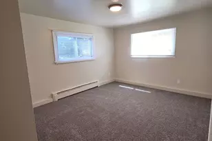 208 Flintridge Dr, Rockford, IL 61107 - Photo 3