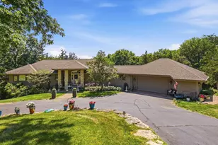 21 Harbor Dr, Galena, IL 61036 - Photo 1