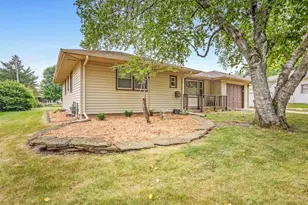 3816 Beach St, Rockford, IL 61108 - Photo 3