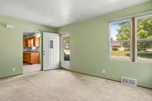 133 N Park Blvd, Freeport, IL 61032 - Photo 11