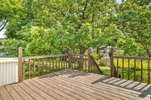 133 N Park Blvd, Freeport, IL 61032 - Photo 5