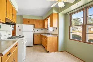133 N Park Blvd, Freeport, IL 61032 - Photo 9