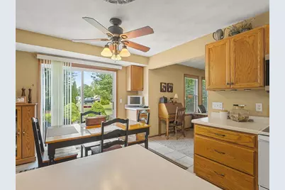 15635 Taylor Street, South Beloit, IL 61080 - Photo 11