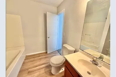 525 N Rockton Avenue, Rockford, IL 61103 - Photo 11