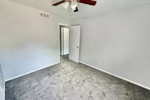 525 N Rockton Ave, Rockford, IL 61103 - Photo 9