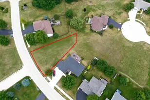1352 Sandypoint Dr, Machesney Park, IL 61103 - Photo 1