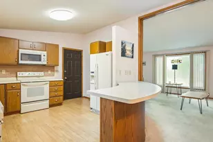 336 Forestcliff Cir, Lake Summerset, IL 61019 - Photo 13