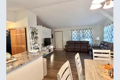 411 E Sycamore Street, Elizabeth, IL 61028 - Photo 13